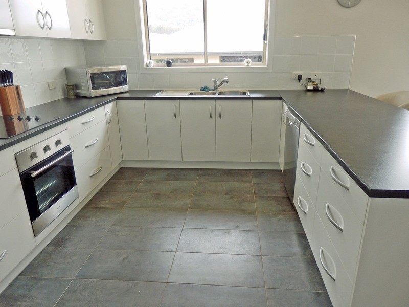 2 River Stone Close, Snug TAS 7054