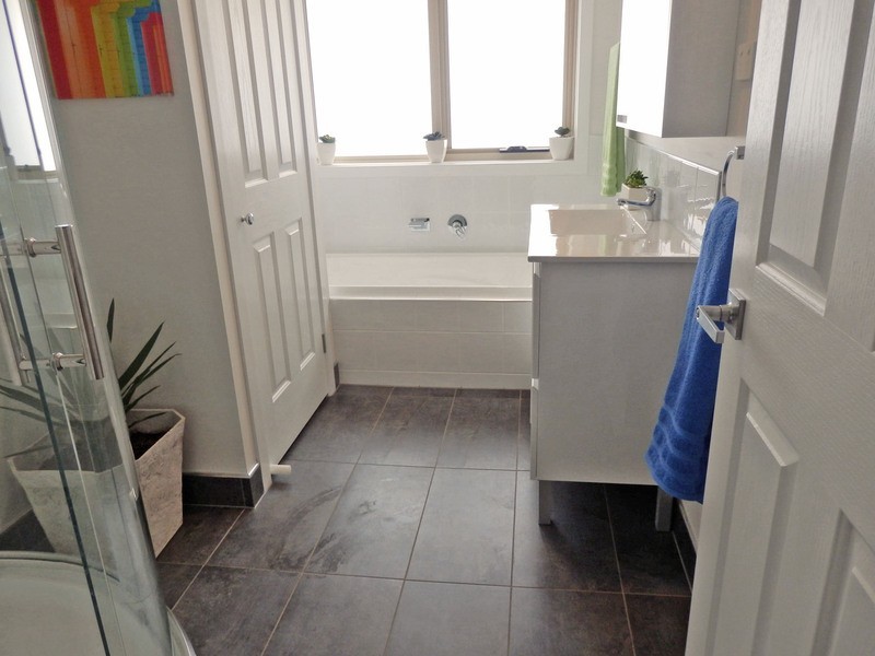 2 River Stone Close, Snug TAS 7054