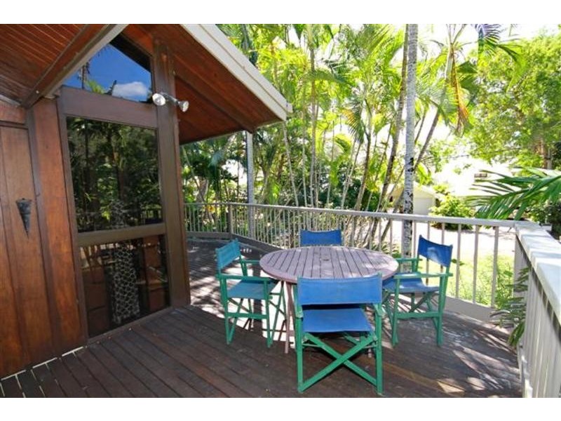 2 Oak Beach Road, Oak Beach QLD 4877