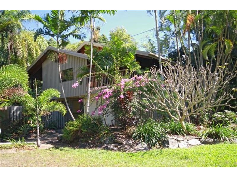 2 Oak Beach Road, Oak Beach QLD 4877