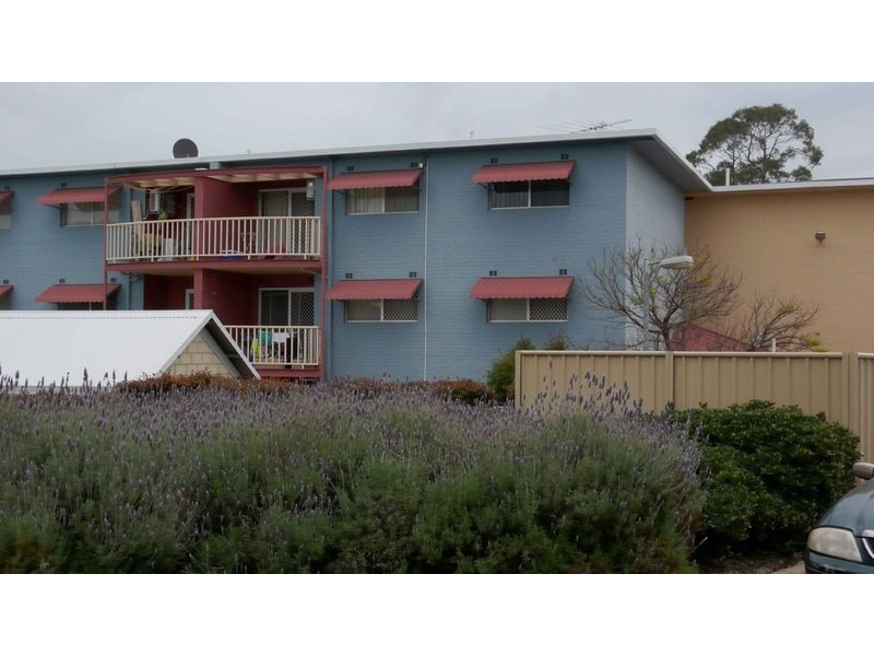 25/21 Disney road, Parmelia WA 6167