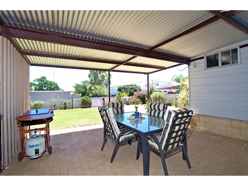 11 Yilgarn Street, Cunderdin WA 6407