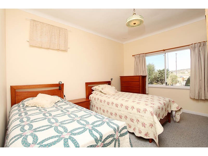 11 Yilgarn Street, Cunderdin WA 6407