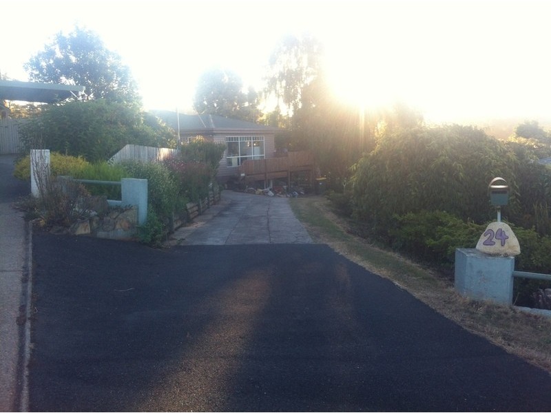 24 ELIZABETH STREET, Penguin TAS 7316