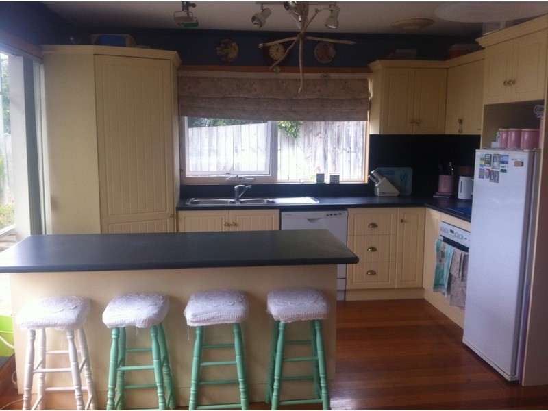 24 ELIZABETH STREET, Penguin TAS 7316