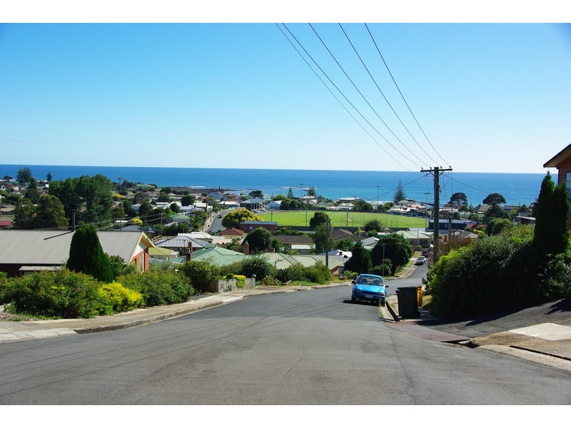 24 ELIZABETH STREET, Penguin TAS 7316