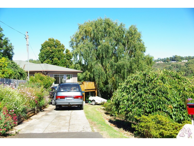 24 ELIZABETH STREET, Penguin TAS 7316