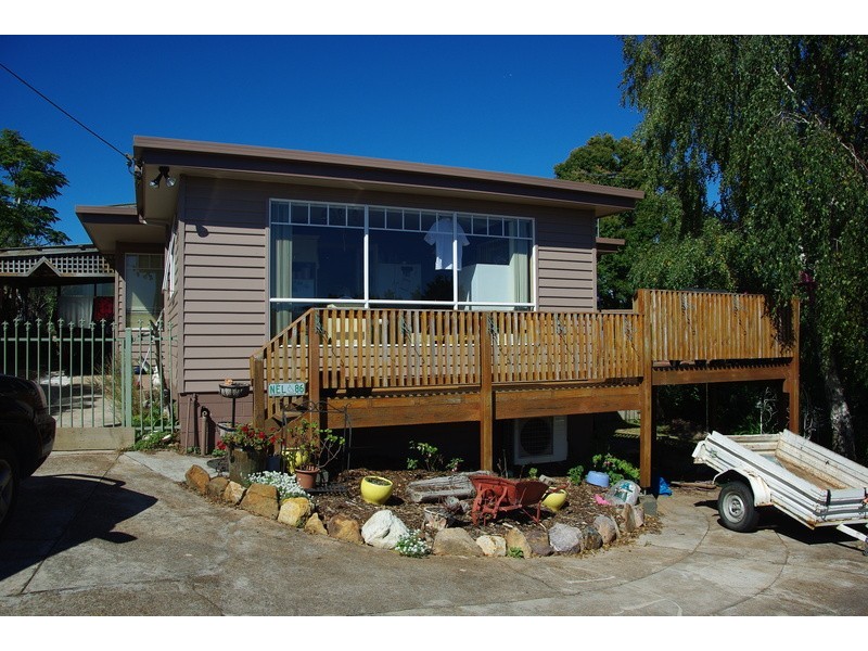 24 ELIZABETH STREET, Penguin TAS 7316