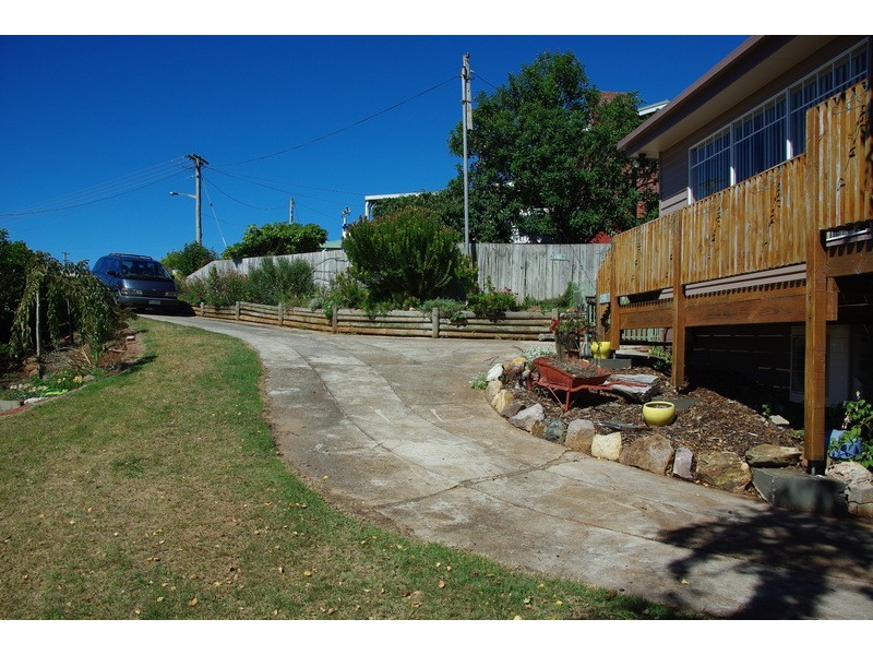 24 ELIZABETH STREET, Penguin TAS 7316