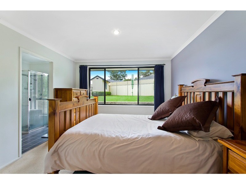 7  Lenola Cres, Blue Haven NSW 2262