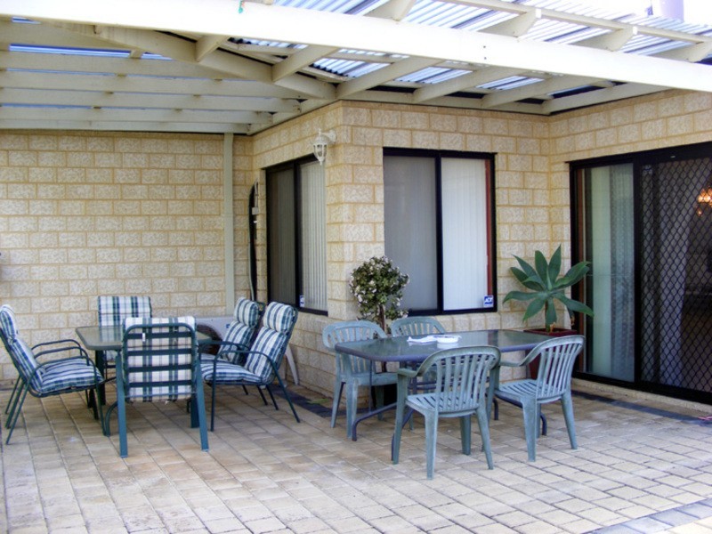 3 Syme Road, Alexander Heights WA 6064