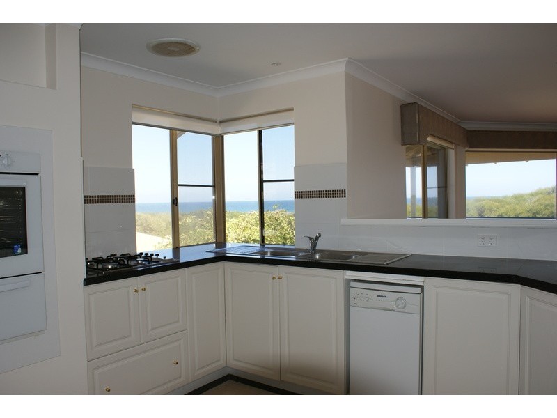 126 Oceanside Promenade, Mullaloo WA 6027