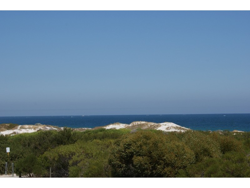 126 Oceanside Promenade, Mullaloo WA 6027