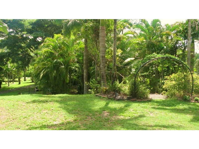 6 Heathwood Court, Hampden QLD 4741