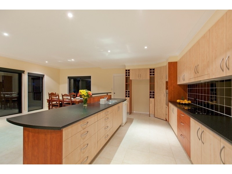 16 Irwin Place, Redland Bay QLD 4165