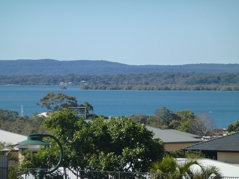 16 Irwin Place, Redland Bay QLD 4165