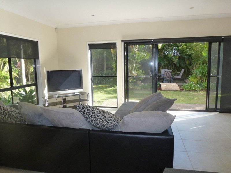 16 Irwin Place, Redland Bay QLD 4165