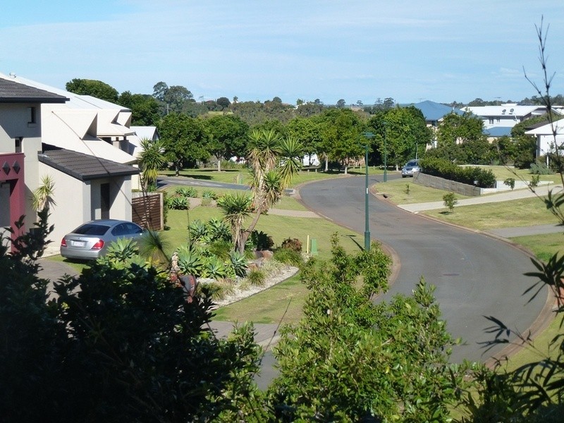 16 Irwin Place, Redland Bay QLD 4165
