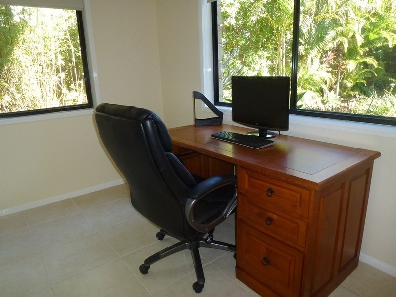 16 Irwin Place, Redland Bay QLD 4165
