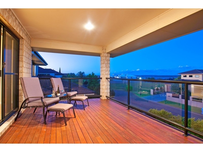 16 Irwin Place, Redland Bay QLD 4165