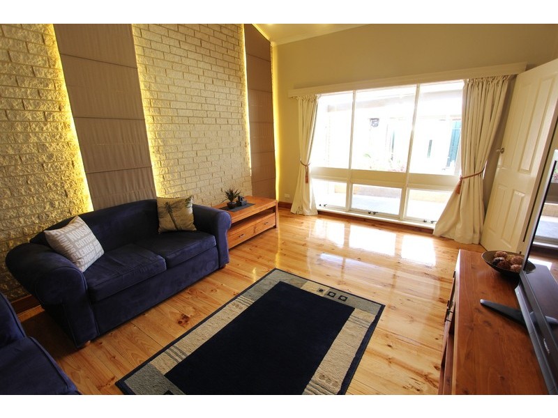 12 Warwick Street, Salisbury East SA 5109