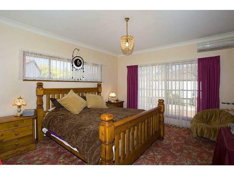 64 Scenic Crescent, Albion Park NSW 2527