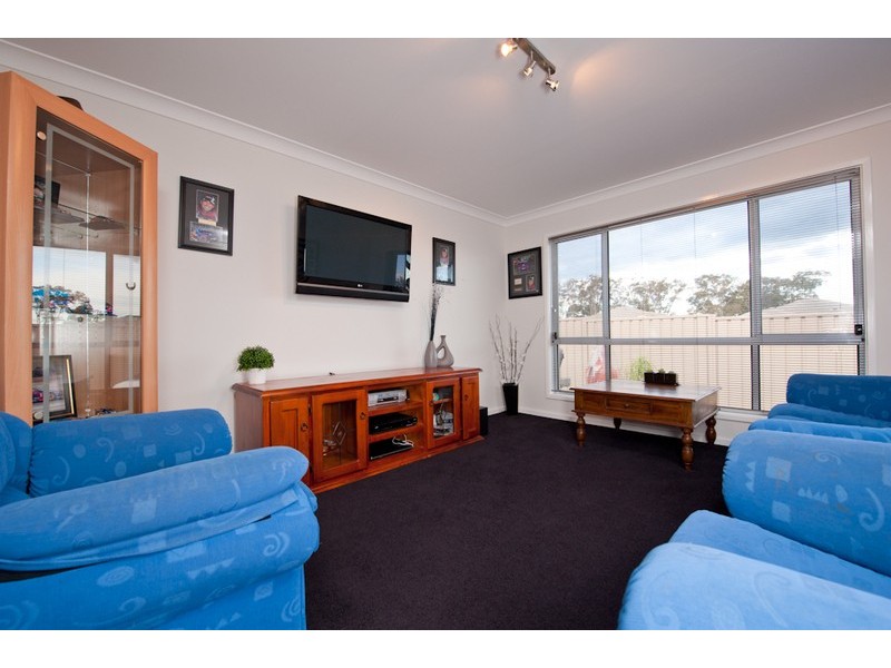 2 Mintbush Crescent, Worrigee NSW 2540
