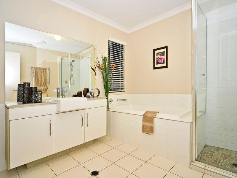 44 Hallow Crescent, Augustine Heights QLD 4300