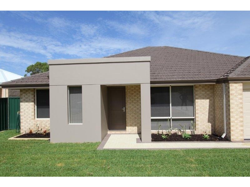 9 Edmonson St, Beaconsfield WA 6162