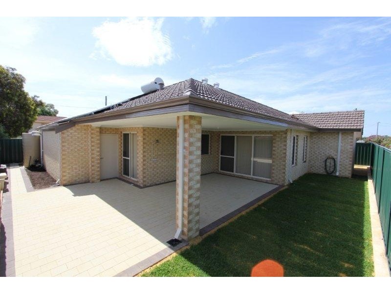 9 Edmonson St, Beaconsfield WA 6162