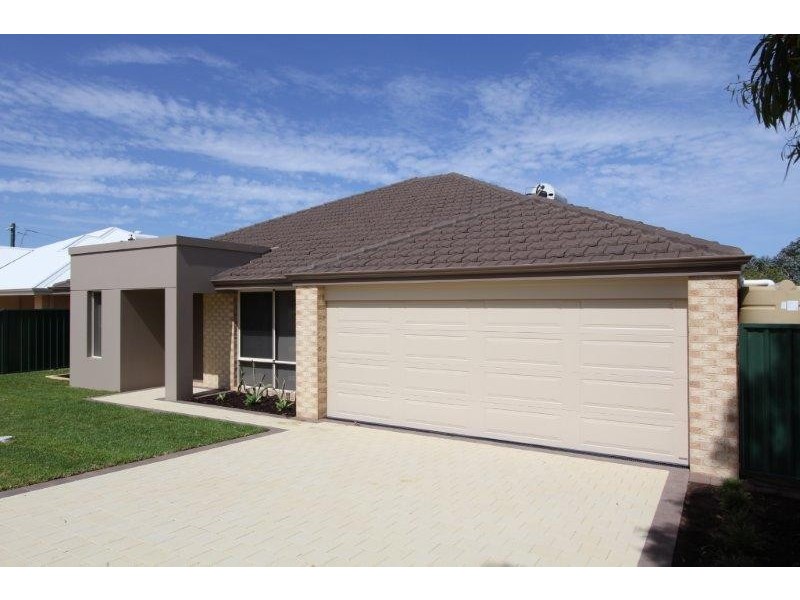 9 Edmonson St, Beaconsfield WA 6162