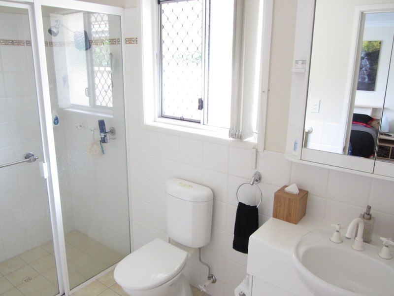 8 Dylan Street, Arundel QLD 4214