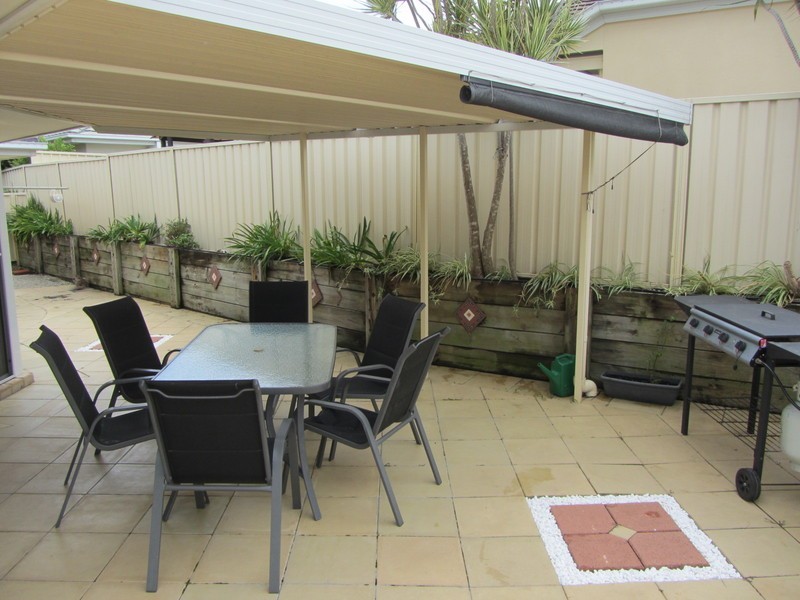 8 Dylan Street, Arundel QLD 4214