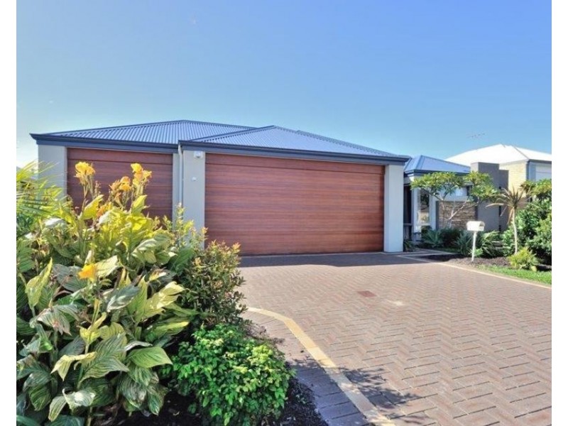 37 Marsdenia Rd, Halls Head WA 6210