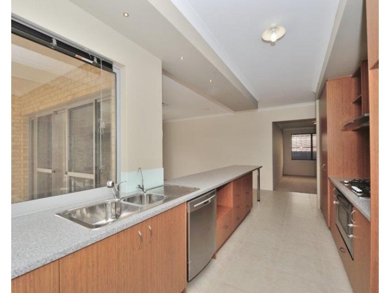 37 Marsdenia Rd, Halls Head WA 6210