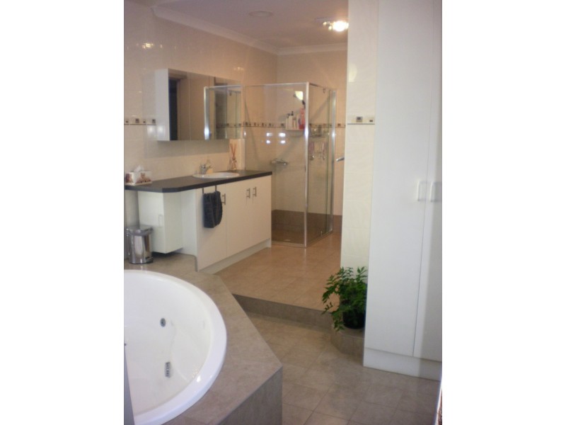 19 Lewis, Lamington WA 6430