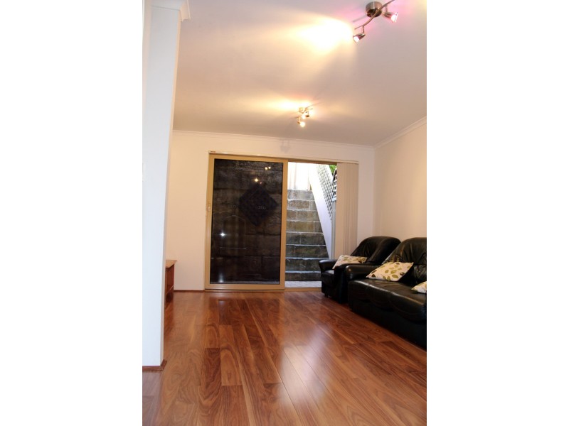 9/4 Ferguson Street, Maylands WA 6051