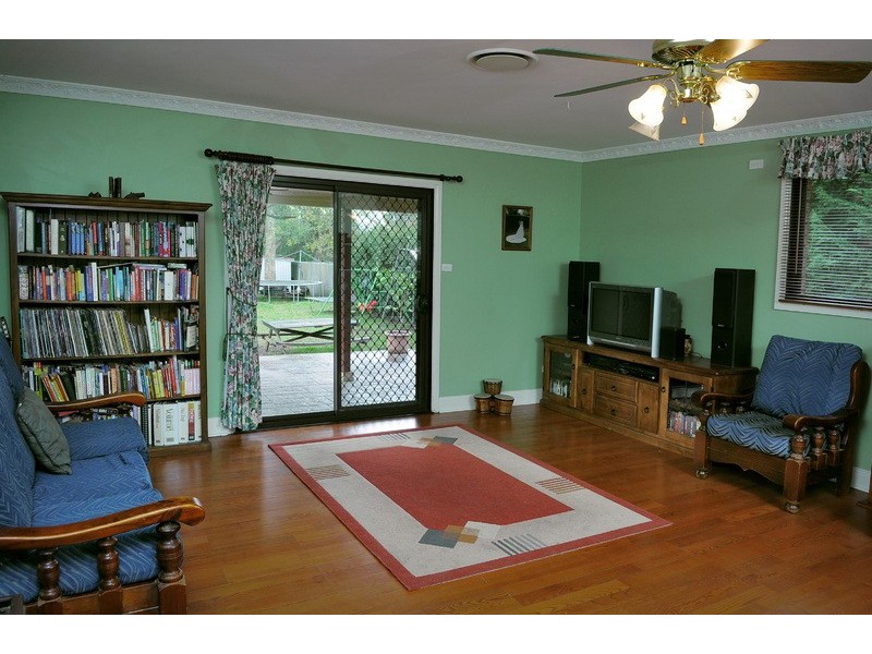 15 Rita Street, Thirlmere NSW 2572