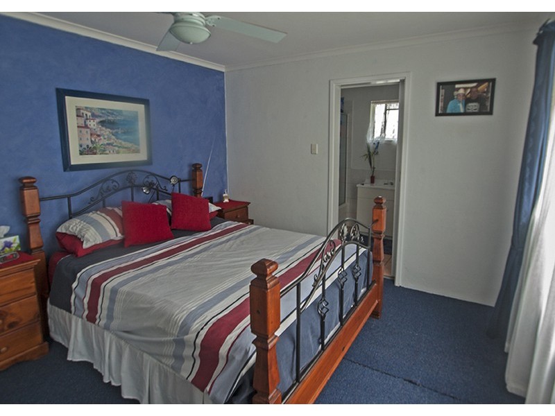 Unit 4/No 2 Orvieto Avenue, Mermaid Waters QLD 4218