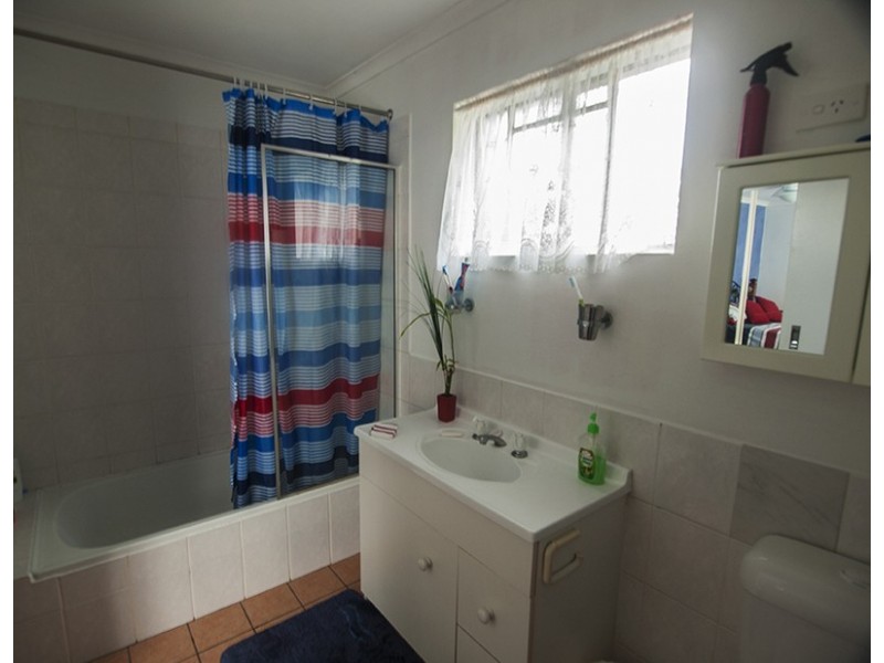 Unit 4/No 2 Orvieto Avenue, Mermaid Waters QLD 4218