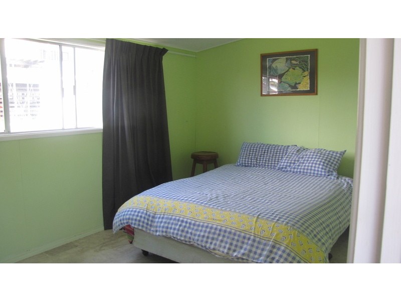 4 Poincianna Avenue, Curtis Island QLD 4680