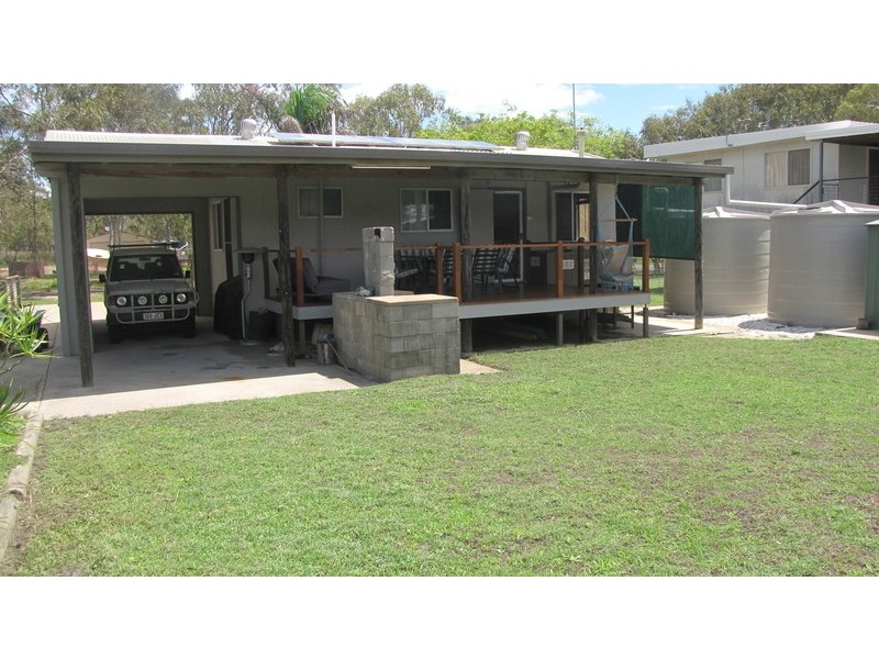 4 Poincianna Avenue, Curtis Island QLD 4680