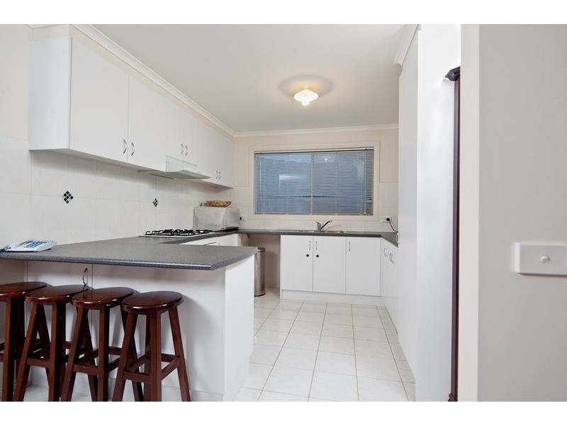 8 Johnsons Place, Pakenham VIC 3810