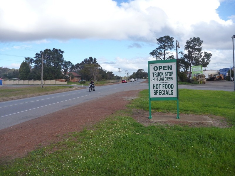 269 South Western Highway, Armadale WA 6112