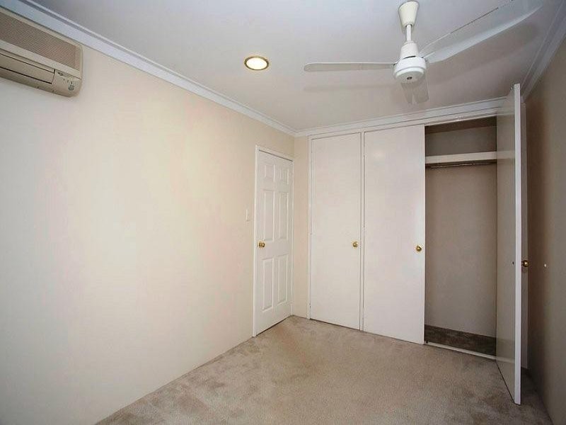 31 Kinross rd, Applecross WA 6153