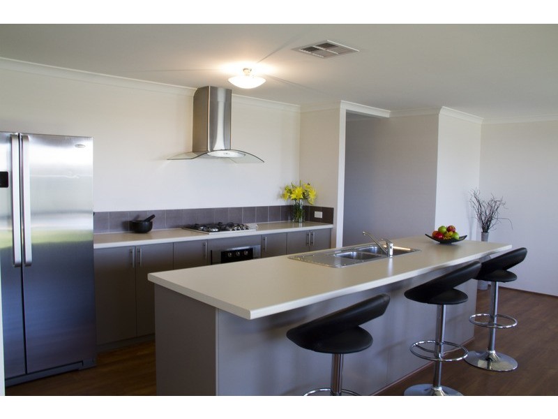 18 Guerin Avenue, Piara Waters WA 6112