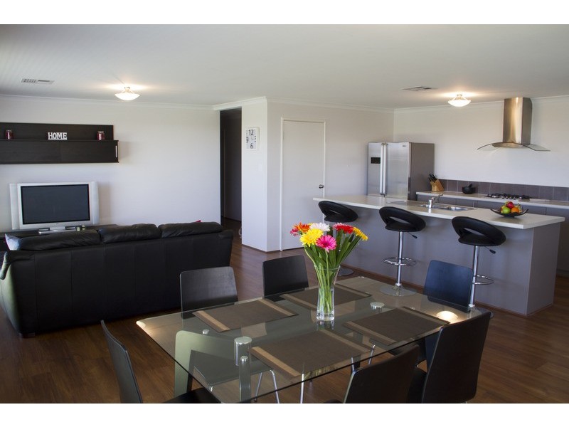 18 Guerin Avenue, Piara Waters WA 6112