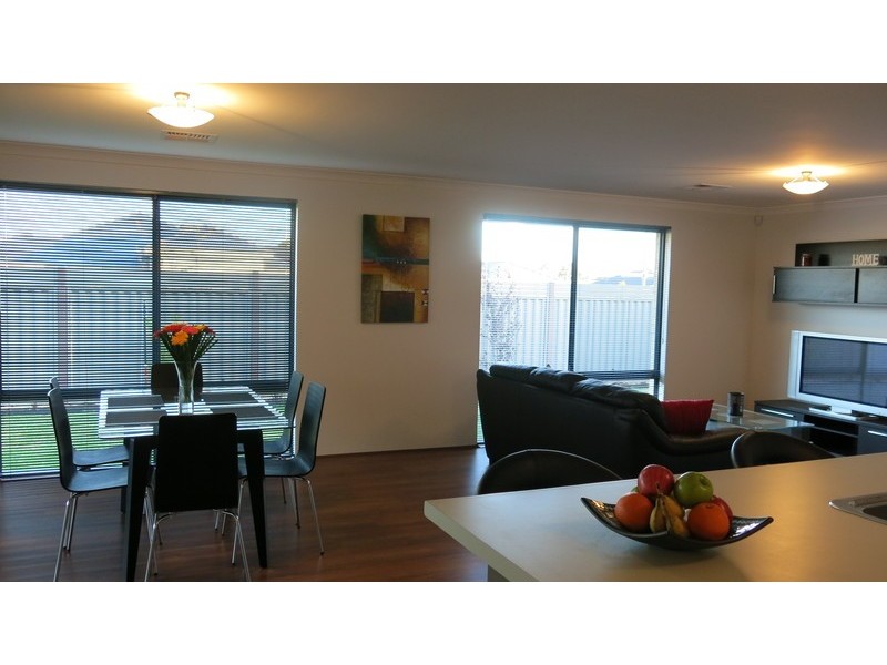 18 Guerin Avenue, Piara Waters WA 6112