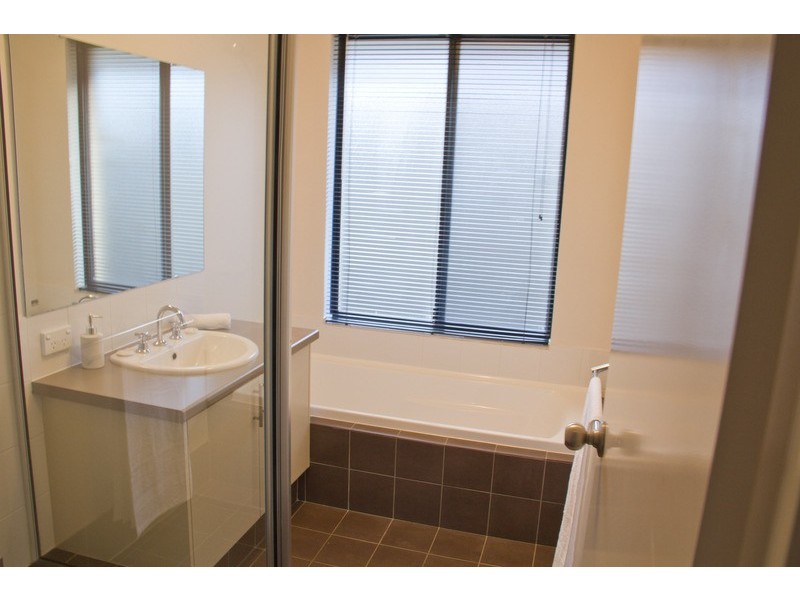 18 Guerin Avenue, Piara Waters WA 6112