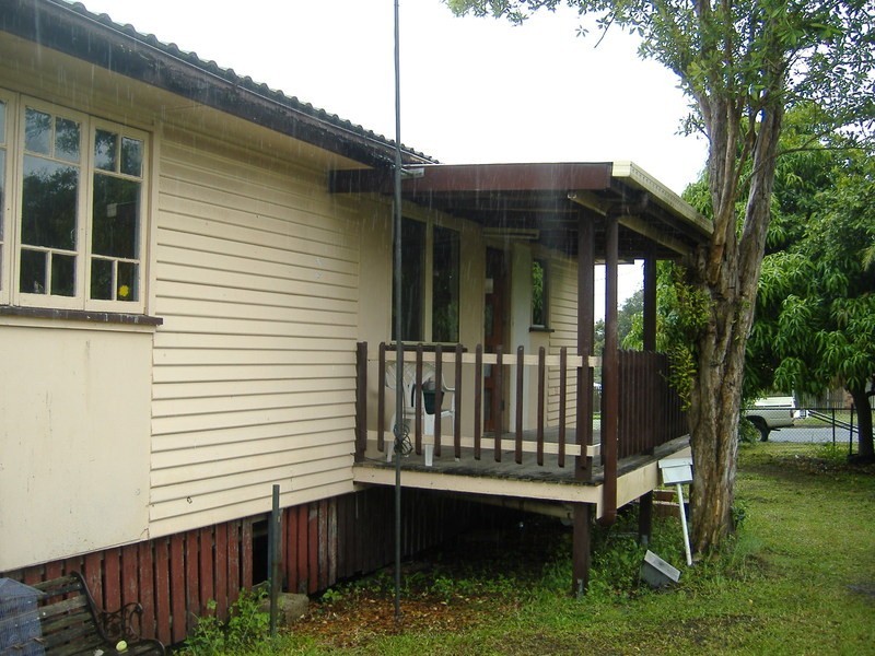 18 Doughboy Pd, Hemmant QLD 4174